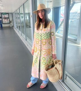 Lisa Snowdon feet photo thumbnail
