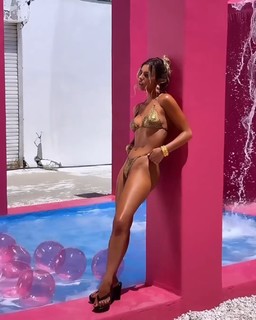 Lele Pons feet photo thumbnail