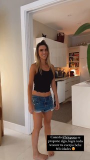 Lele Pons feet photo thumbnail