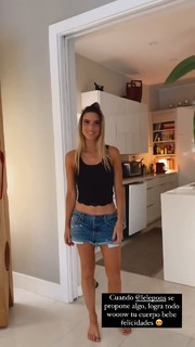 Lele Pons feet photo thumbnail