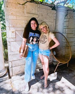 Camila Cabello feet photo thumbnail