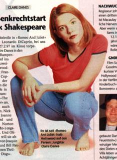Claire Danes feet photo thumbnail