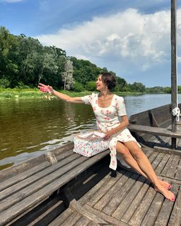 Anna Popek feet photo thumbnail