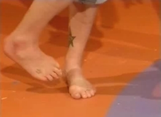 Fearne Cotton feet photo thumbnail