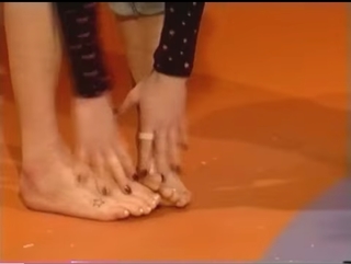 Fearne Cotton feet photo thumbnail