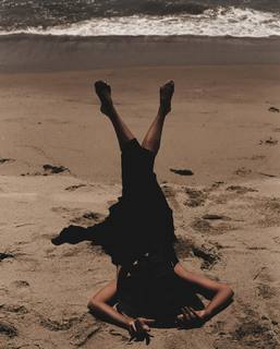 Halle Berry feet photo thumbnail