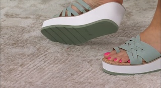 Courtney Khondabi feet photo thumbnail