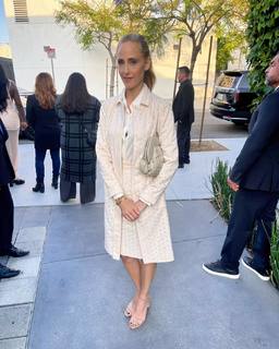 Kim Raver feet photo thumbnail