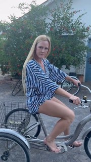 Holly Holm feet photo thumbnail
