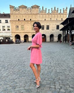 Anna Popek feet photo thumbnail