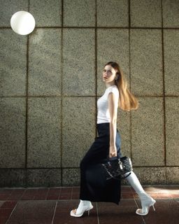Duygu Özaslan feet photo thumbnail