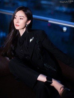 Mi Yang feet photo thumbnail