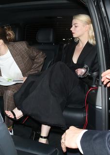 Anya Taylor-Joy feet photo thumbnail