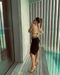 Hadise feet photo thumbnail