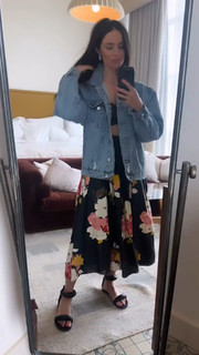 Abigail Spencer feet photo thumbnail