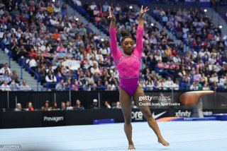 Simone Biles feet photo thumbnail