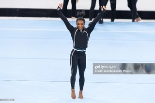 Simone Biles feet photo thumbnail