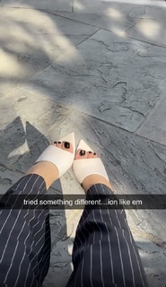 Queen Naija feet photo thumbnail