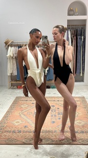 Josephine Skriver feet photo thumbnail