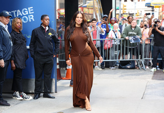 Ashley Graham feet photo thumbnail