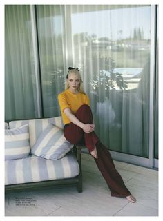 Anya Taylor-Joy feet photo thumbnail