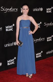 Lily Collins feet photo thumbnail