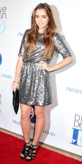 Lily Collins feet photo thumbnail