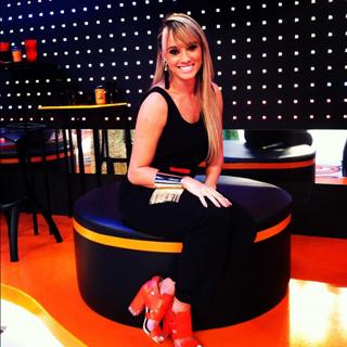 Juliana Salimeni feet photo thumbnail