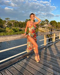 Rachel Pizzolato feet photo thumbnail