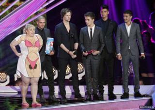 Rebel Wilson feet photo 2