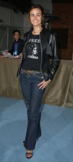 Diane Farr feet photo 2