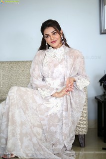 Kajal Aggarwal feet photo thumbnail