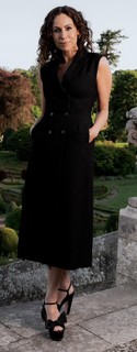Minnie Driver feet photo thumbnail