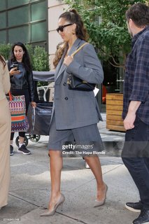 Jessica Alba feet photo thumbnail