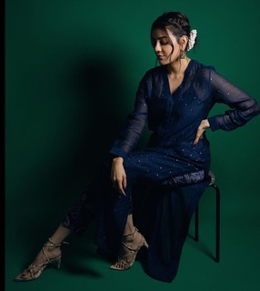 Kajal Aggarwal feet photo thumbnail