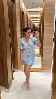 Natalie Noel Mariduena feet photo thumbnail
