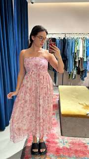 Natalie Noel Mariduena feet photo thumbnail