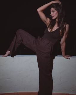 Ashley Greene feet photo thumbnail