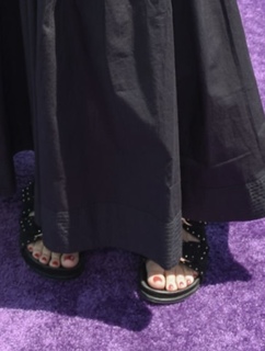 Tiffani Thiessen feet photo thumbnail