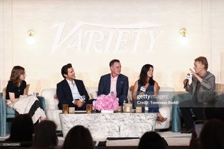 Tiffani Thiessen feet photo thumbnail