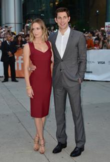 Emily Blunt feet photo thumbnail