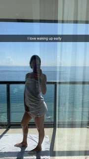 Jen Selter feet photo thumbnail