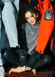 Mi Yang feet photo thumbnail