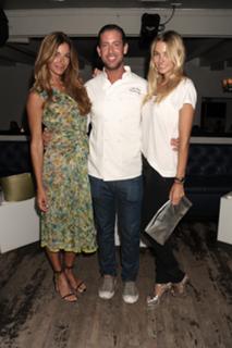 Kelly Bensimon feet photo thumbnail