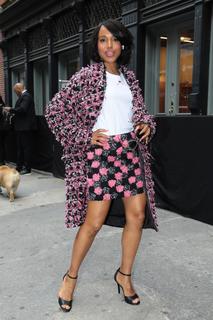 Kerry Washington feet photo thumbnail