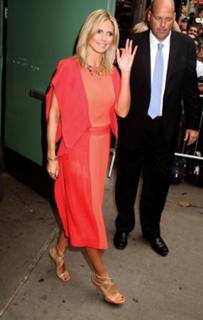 Heidi Klum feet photo thumbnail