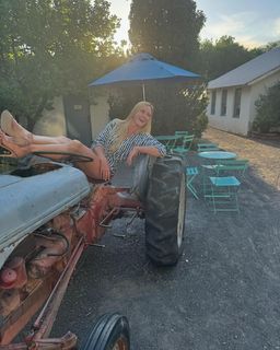 Holly Holm feet photo thumbnail