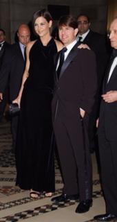 Katie Holmes feet photo thumbnail