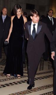 Katie Holmes feet photo thumbnail