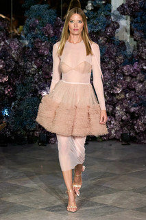 Martha Hunt feet photo thumbnail
